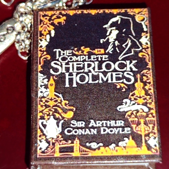 Sherlock Holmes Miniature Book Necklace NWT - Picture 6 of 6